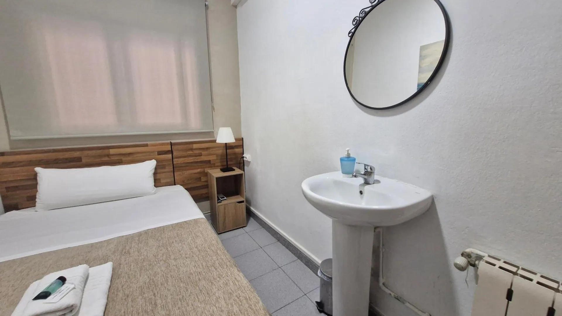 Hostal Elkano Barcelona 0*,